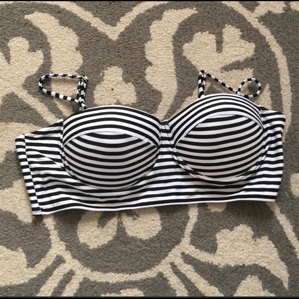 Striped Swimsuit Top with Underwire